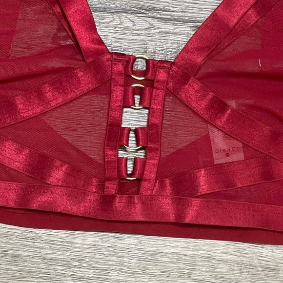 Womens Torrid Overt Strappy Mesh Wireless Bralette Red size 4 NWT - Picture 3 of 9